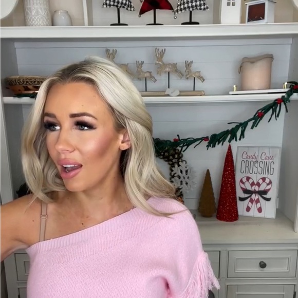 Peach love, one sleeve shoulder, pink sweater with fluff design size large - Picture 5 of 14